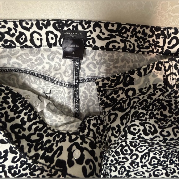 ANN TAYLOR | ladies modern fit animal print pants. Size: 14 - Picture 2 of 14